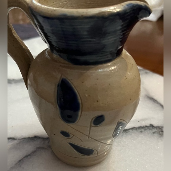 WILLIAMSBURG POTTERY Salt Glazed Stoneware Blue Pottery Pitcher Creamer - Picture 7 of 7